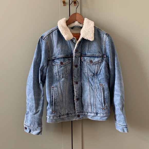 Levi's Jackets & Blazers - Levi’s sherpa trucker jacket